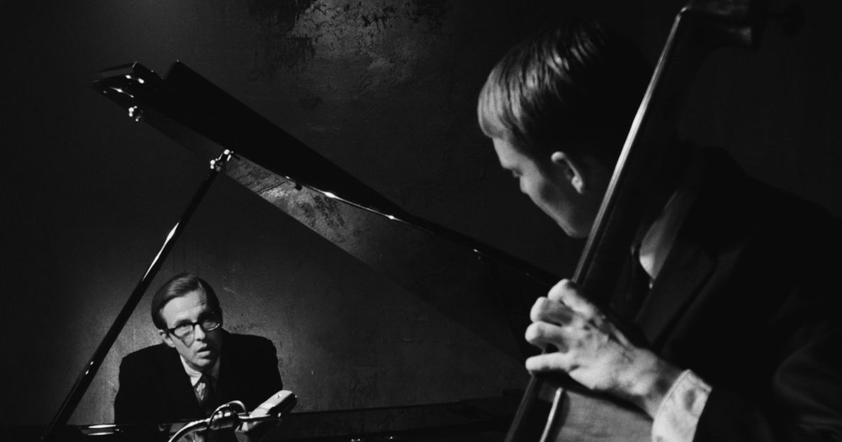 Everybody Digs Bill Evans