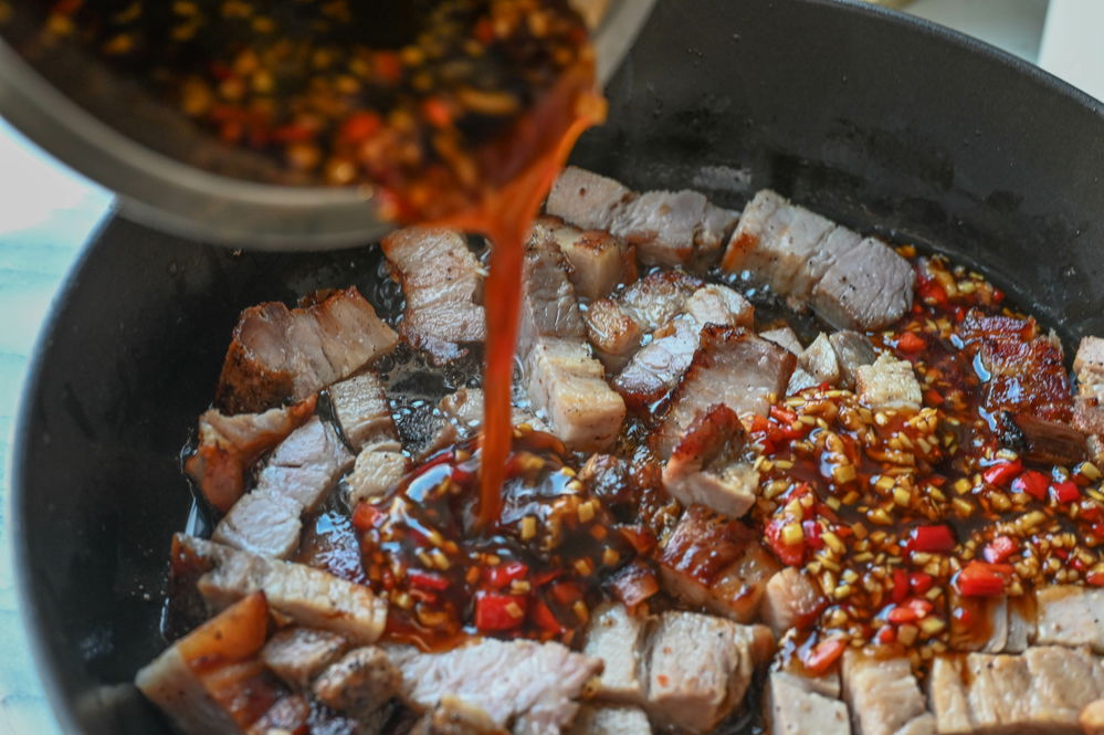 Asiatisk ribbe - Saftige biter av ribbe i en nydelig glaze | Gladkokken