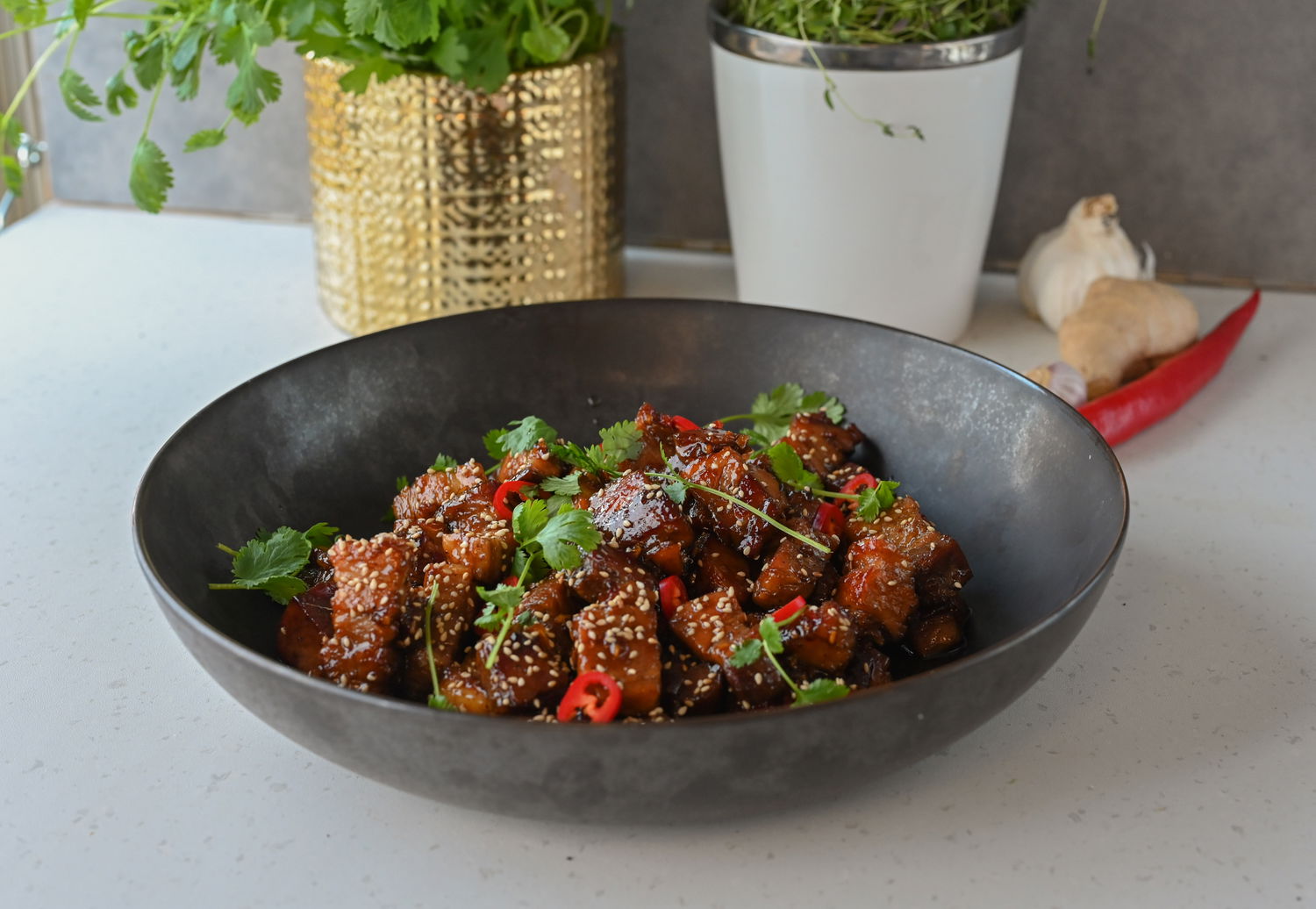 Asiatisk ribbe - Saftige biter av ribbe i en nydelig glaze | Gladkokken