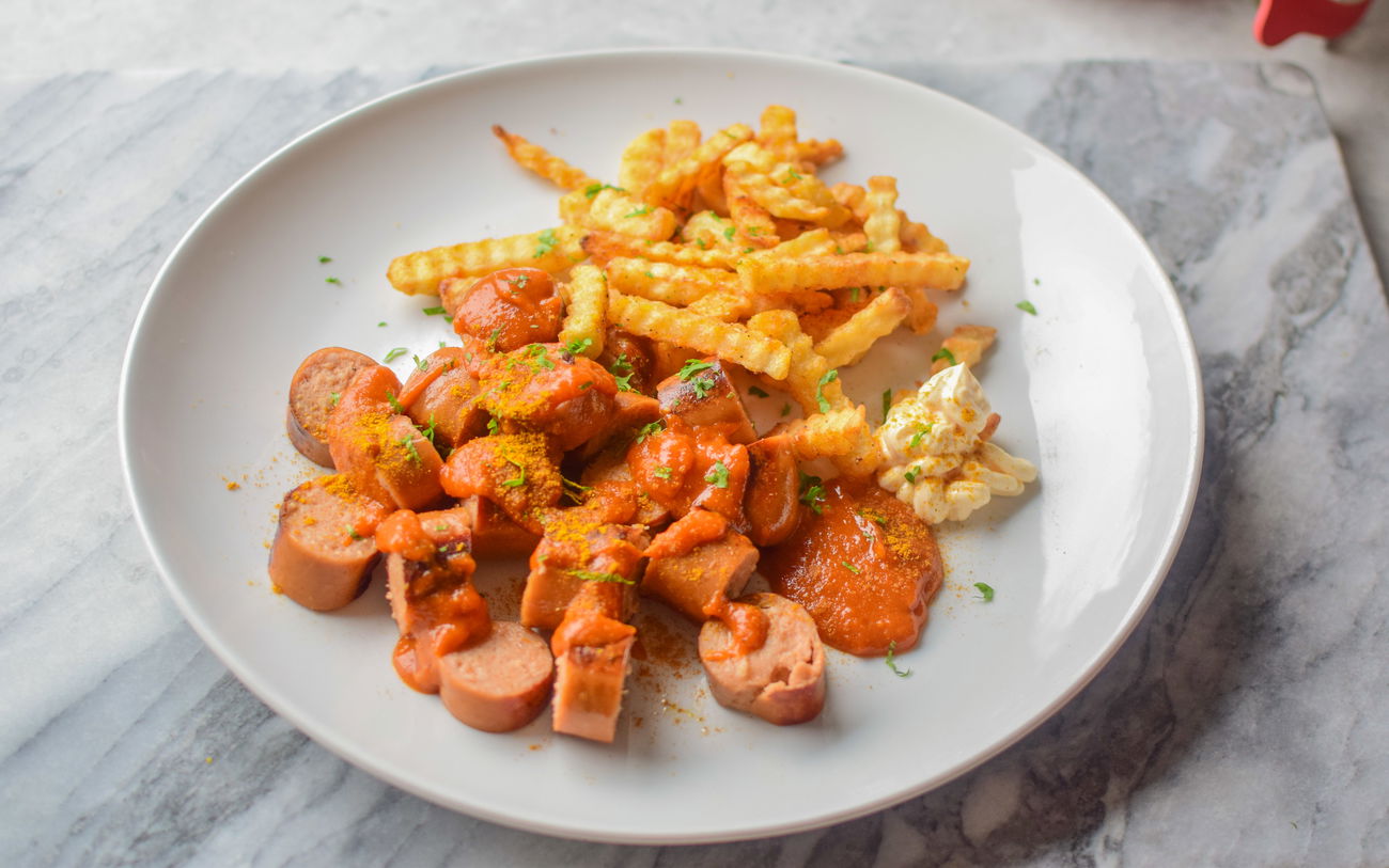 Currywurst - En av Tysklands mest populære streetfood retter.-image