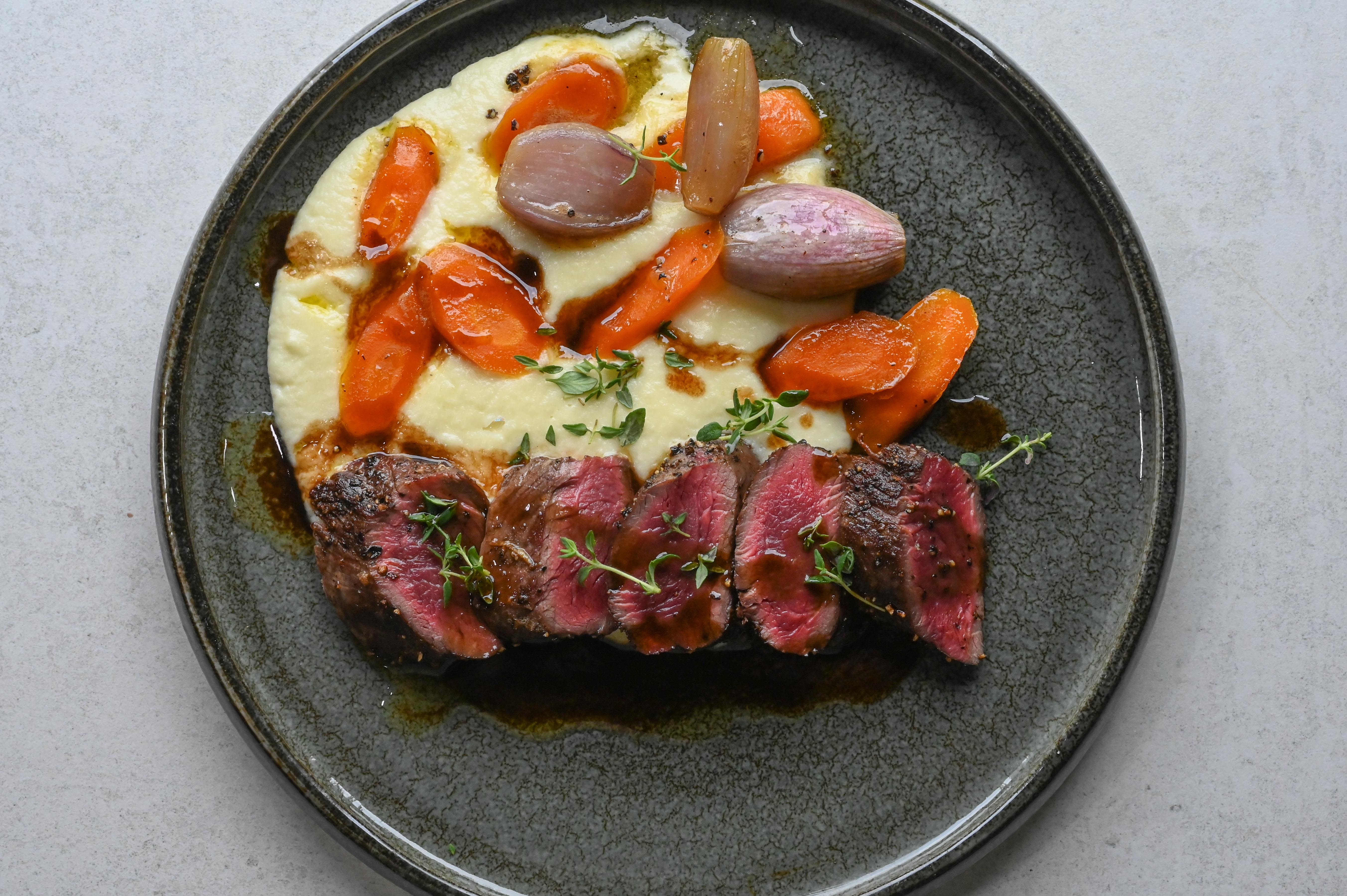 Indrefilet av reinsdyr med selleripuré og balsamicoglaze | Gladkokken