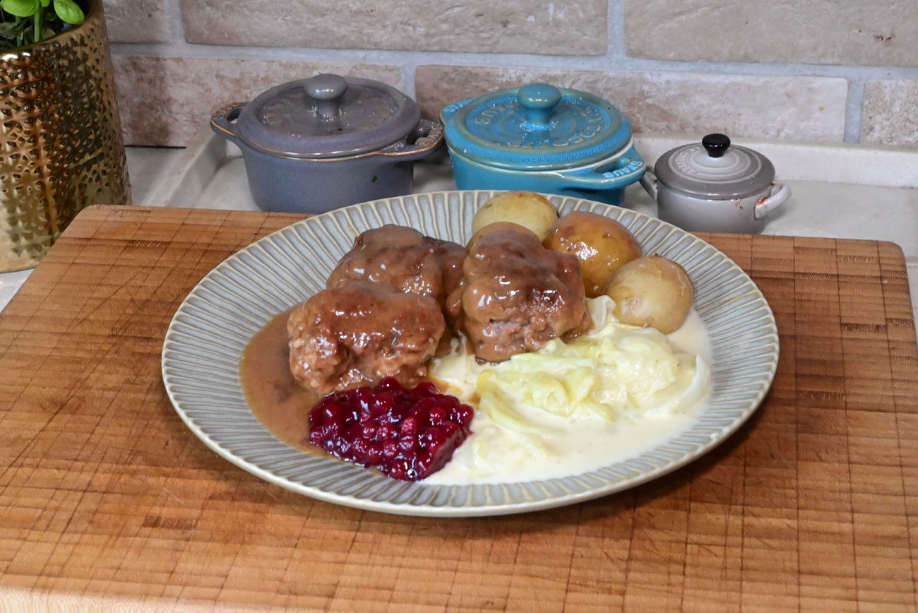 Kjøttkaker i brunsaus-image
