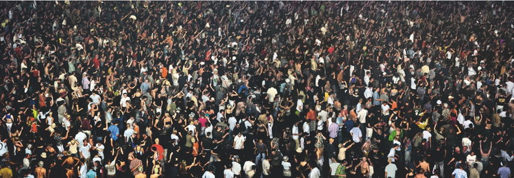Andreas Gursky Mayday IV 2000 C print 205 x 505 cm c Andreas Gursky Christen Sveaas Kunstsamling