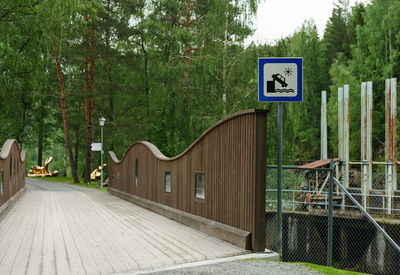 Kistefos EA Fredrik Raddum Catastrophic road Signs Sun 0002 Recovered