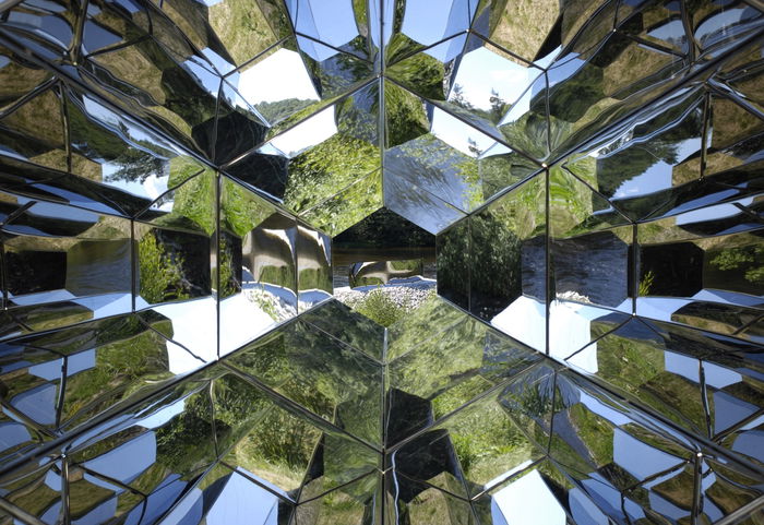 Viewing machine