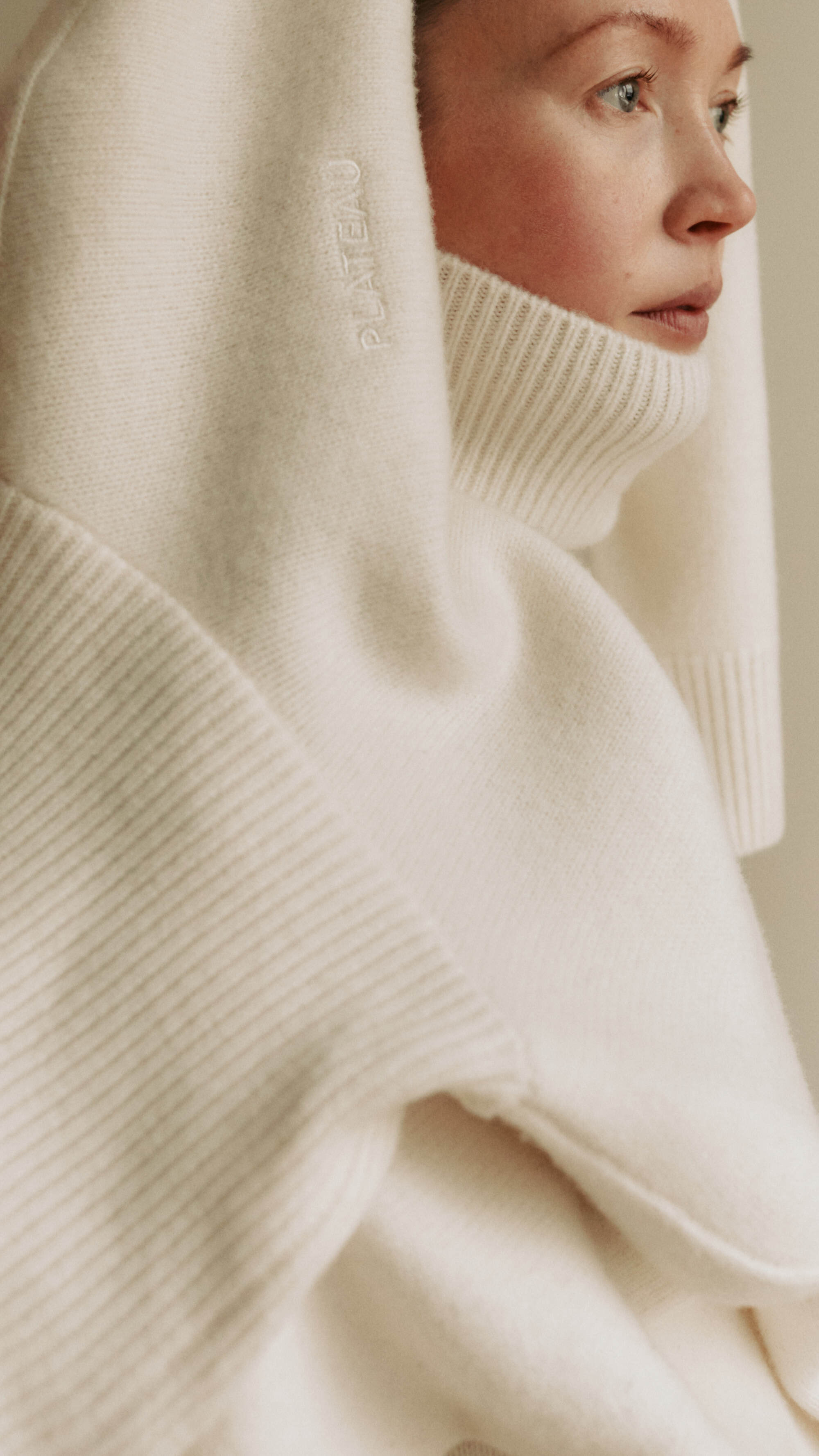 PLATEAU WEB 16 X9 20