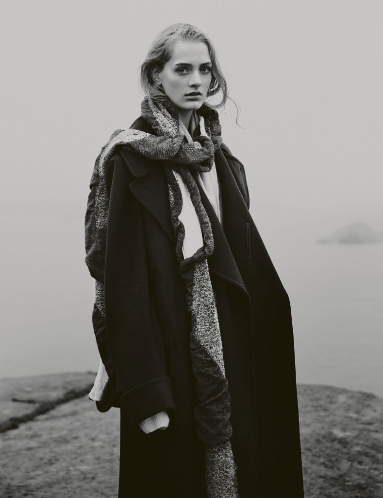 Oversized 1114 1613 Bw 789X1024