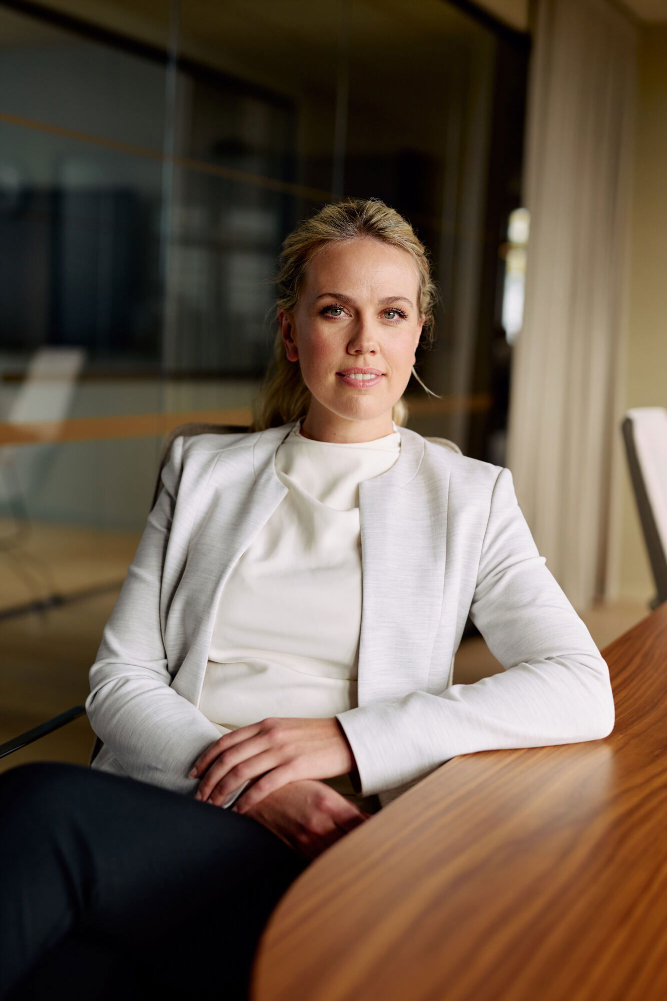 AVE 6244 2 Anne Valeur web