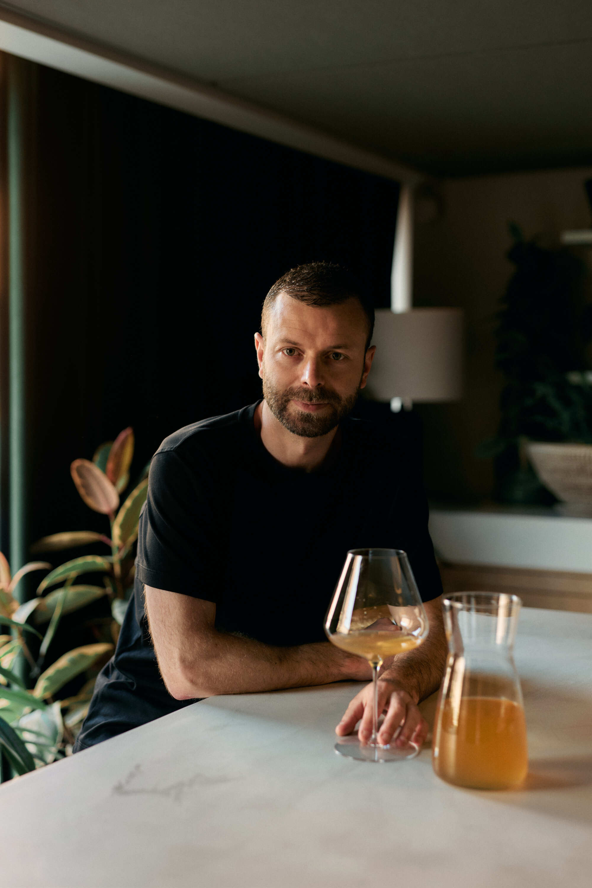 AVE2223 Anne Valeur web