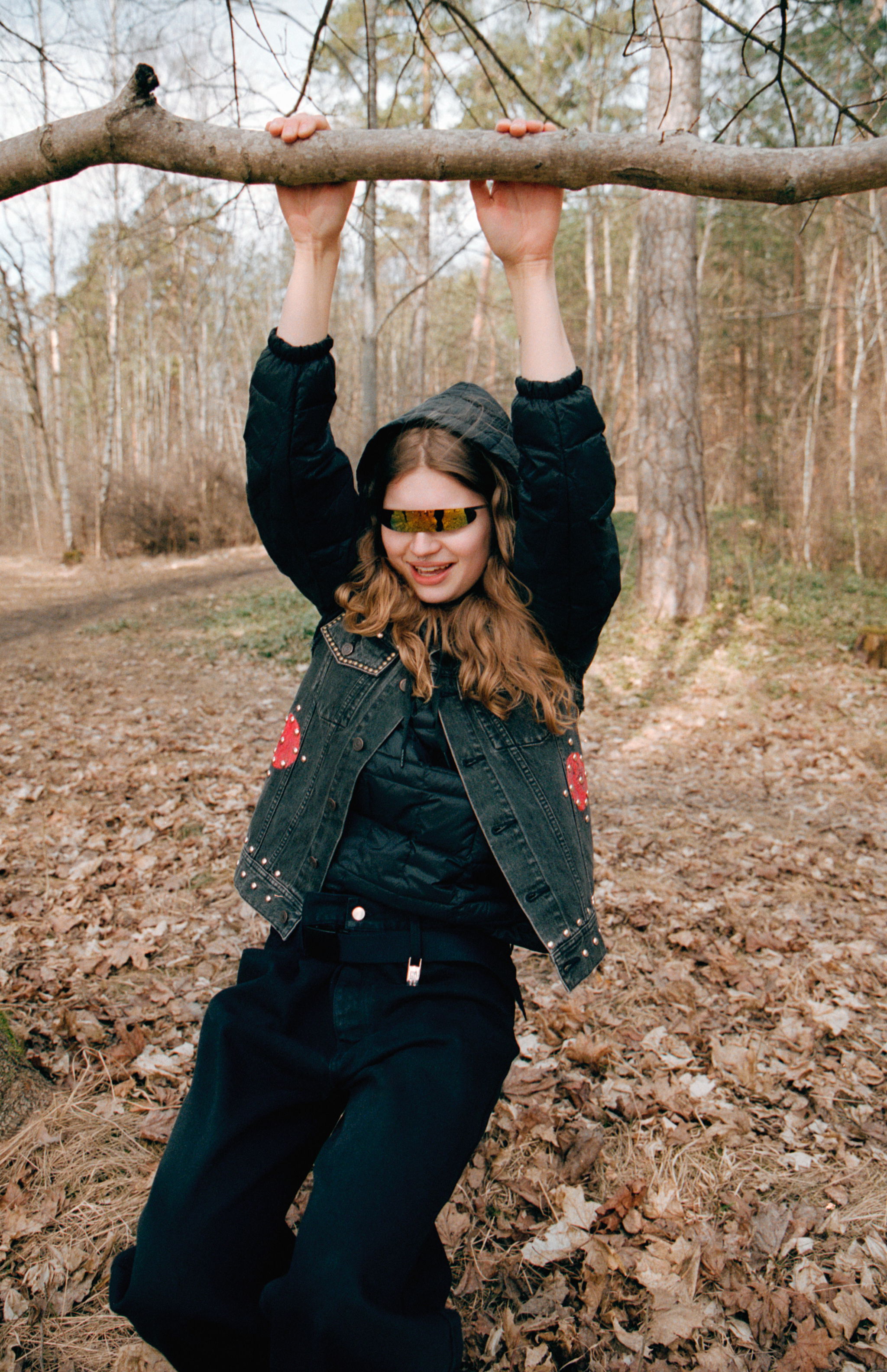 Girl In Red 14 104 129 WEB