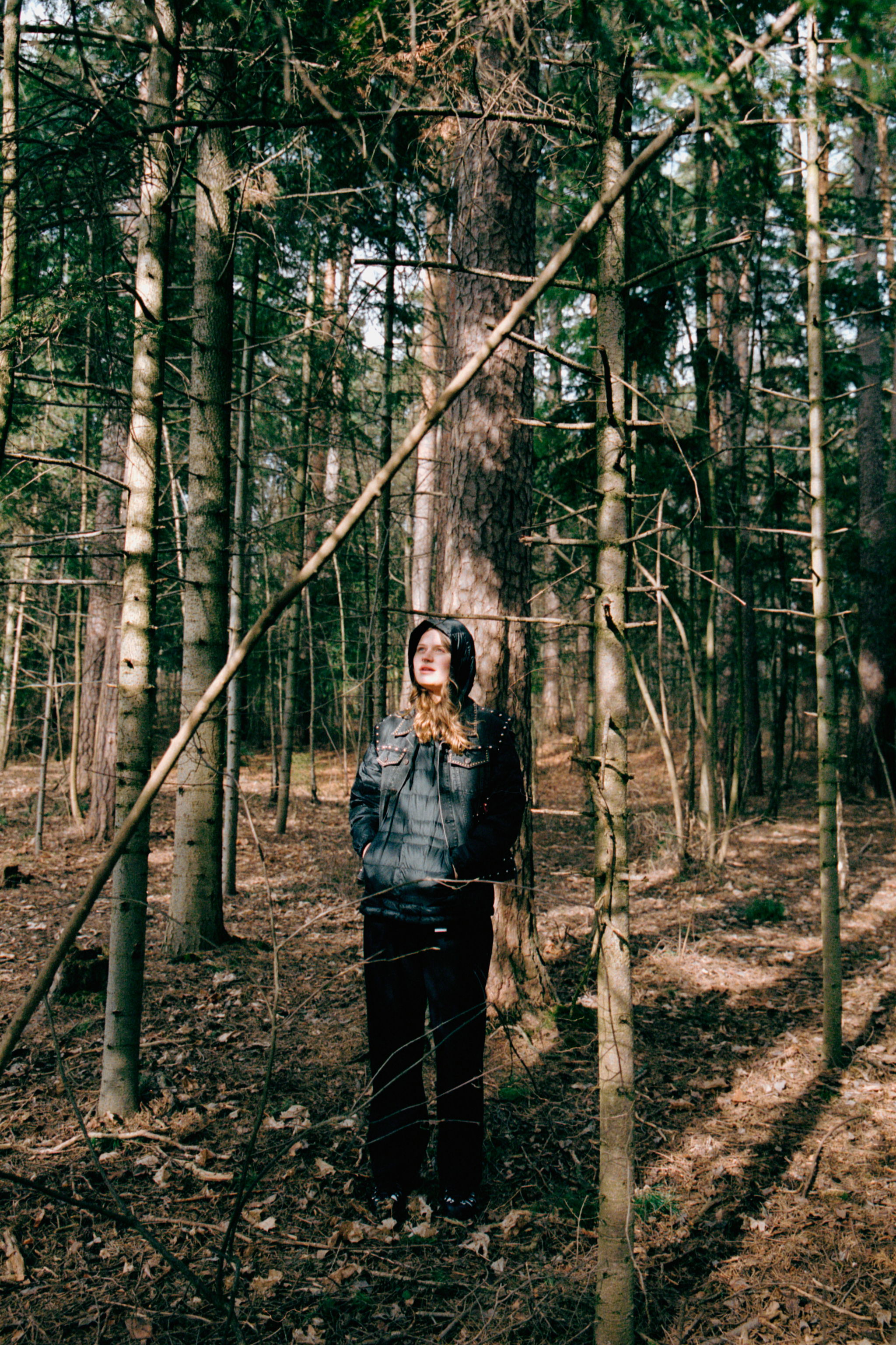 Girl In Red 8 103 128 WEB