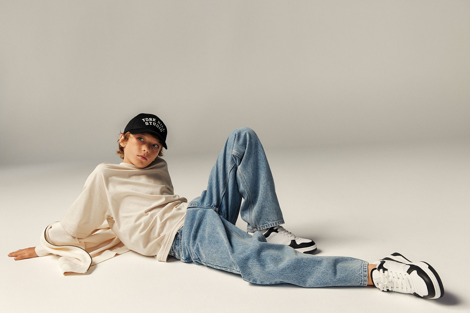 24 K Q1 8 10 LOOSEJEANS 2576