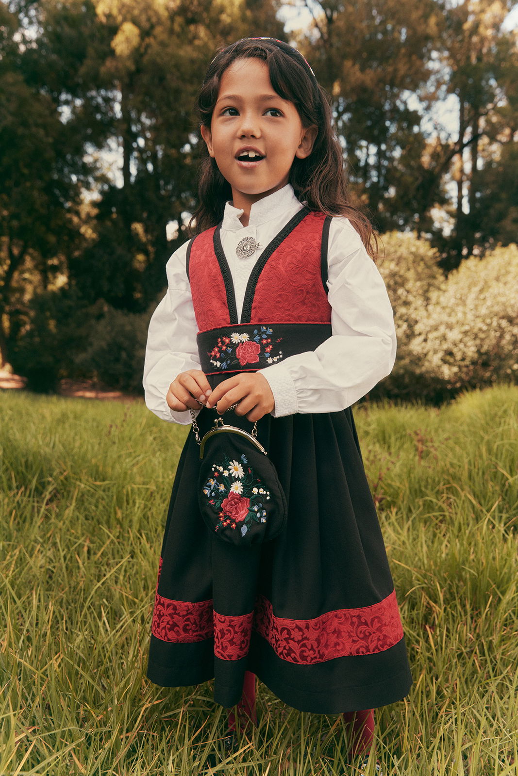 DRESSED 1 K FESTDRAKT 022