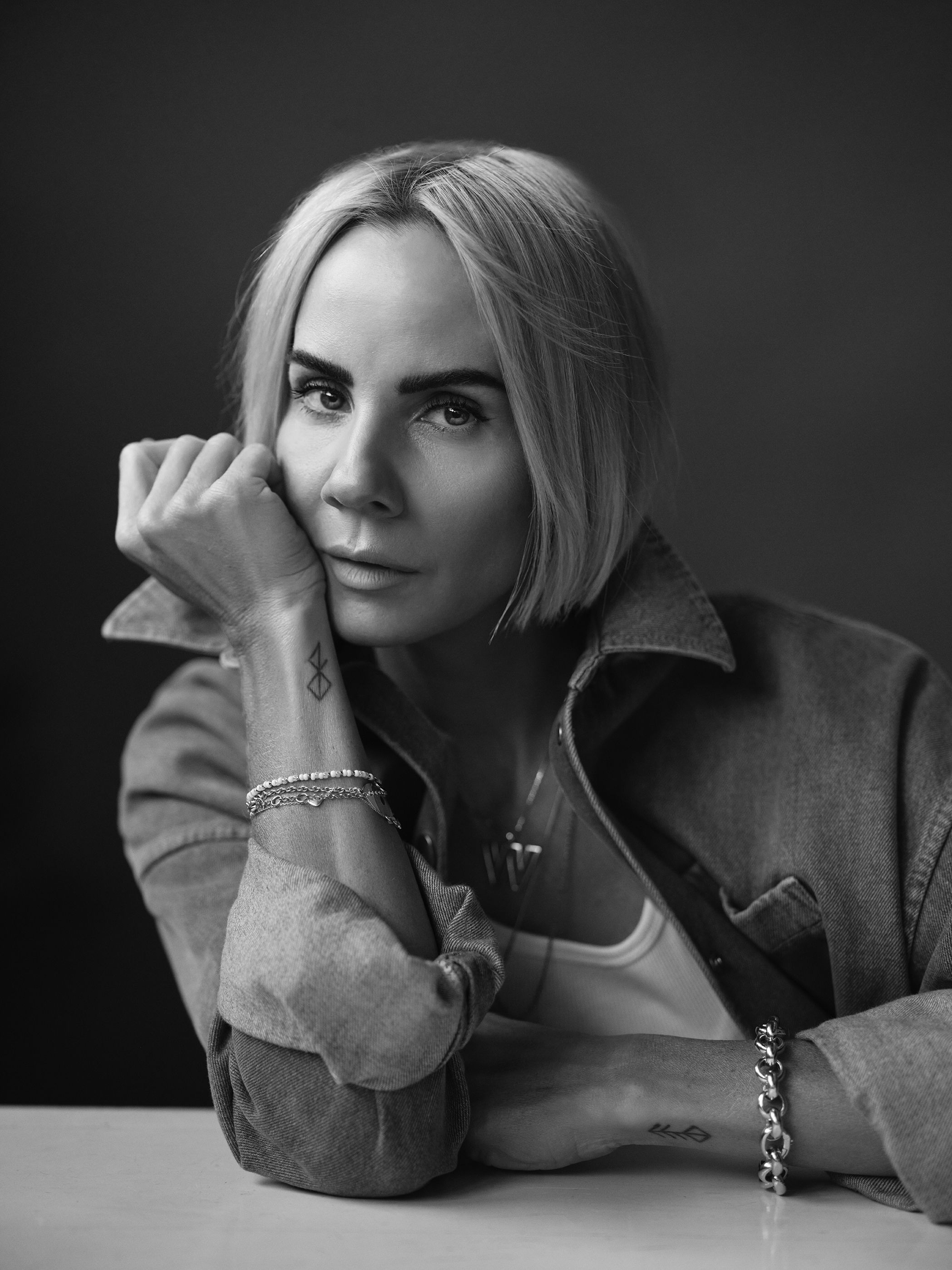 24056 Ina Wroldsen 1 594