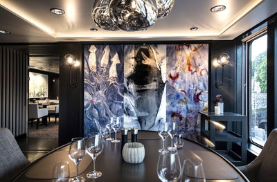 Ornulf Opdahl and HM Queen Sonja (room at the rear) in Restaurant Lindstrøm