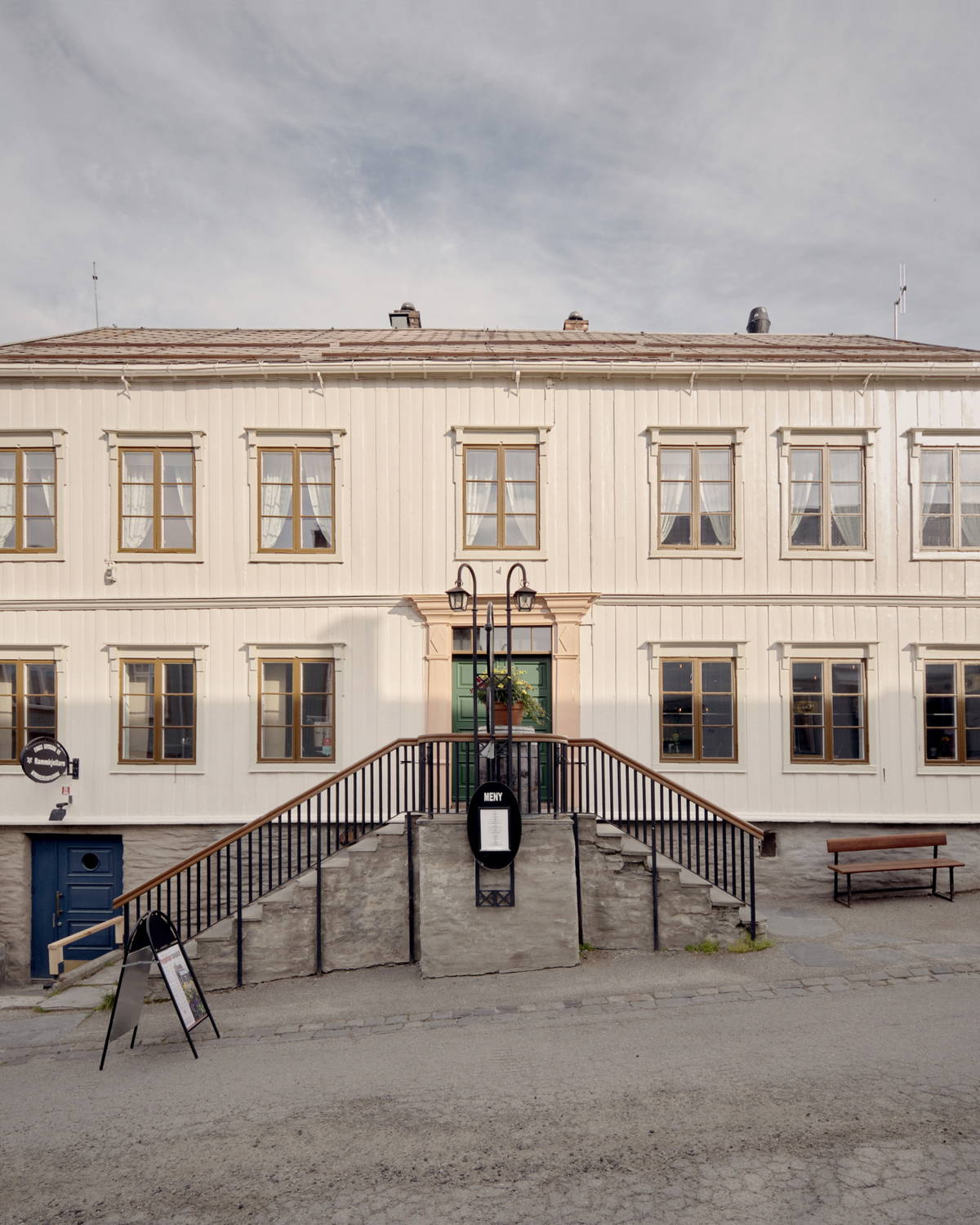 Vertshuset | Tradisjonsrik overnatting i Røros Sentrum – Vertshuset Røros
