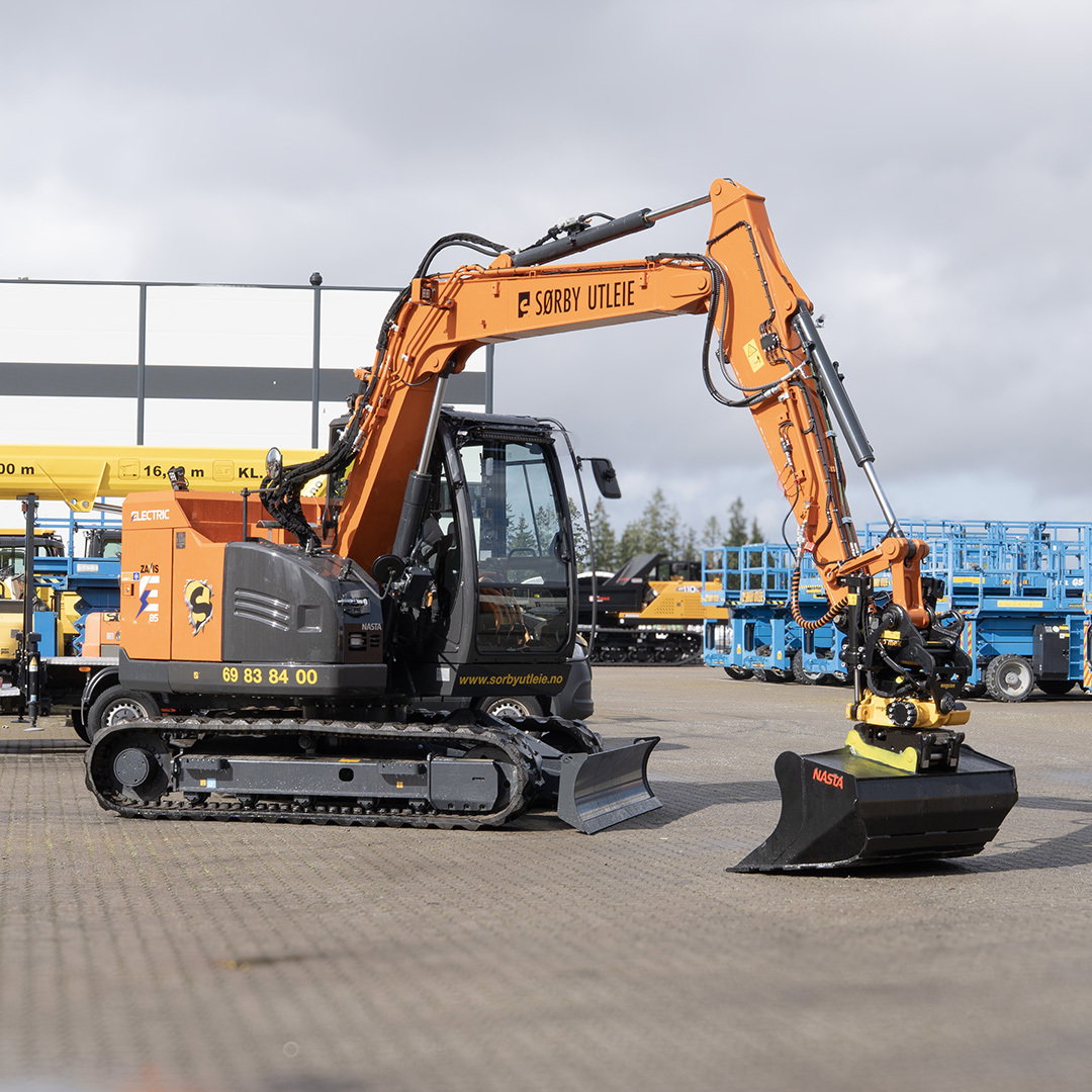 hitachi_zeronze85_1_72ppi_1080