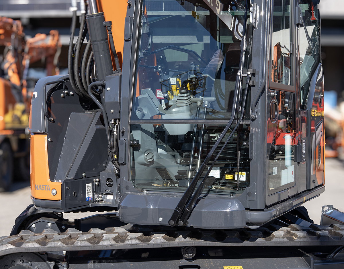 Gravemaskin 9,5 tonn Stage V til leie – Hitachi ZX95US-7