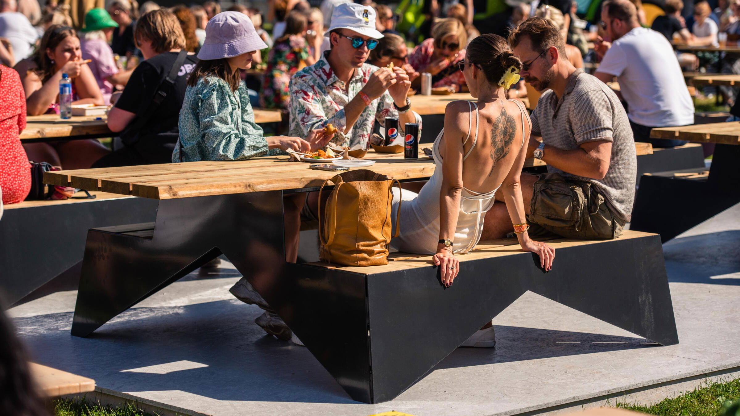 STOOP picnic table | Vestre